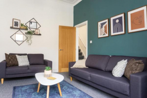 Air Host and Stay - Conningsby House - Beautiful 6 bedroom sleeps 14 minutes to LFC
